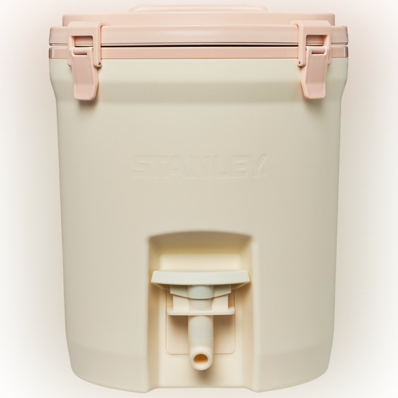 Stanley drink dispenser adventure fast flow water jug 2 Gallon leakproof handle